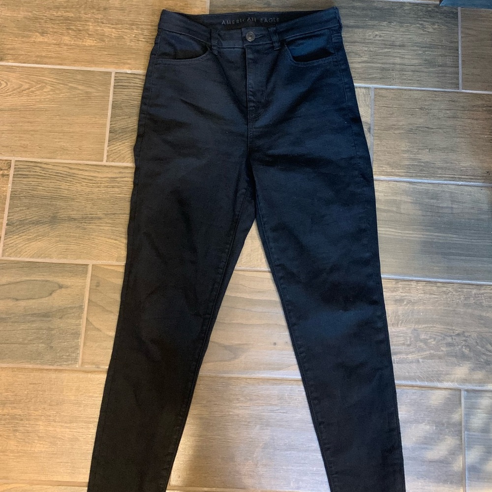 SIZE 6 SHORT AMERICAN EAGLE JEANS